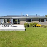Kepler Retreat - Te Anau Holiday Home