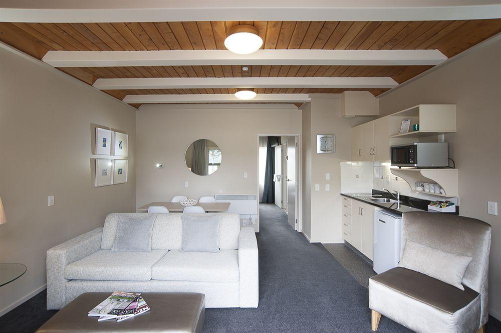 Motel Radfords On The 5*