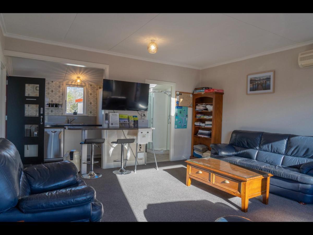 - Free Wifi - Free Bikes & Kayaks - Short Walk To & Town - Views Te Anau