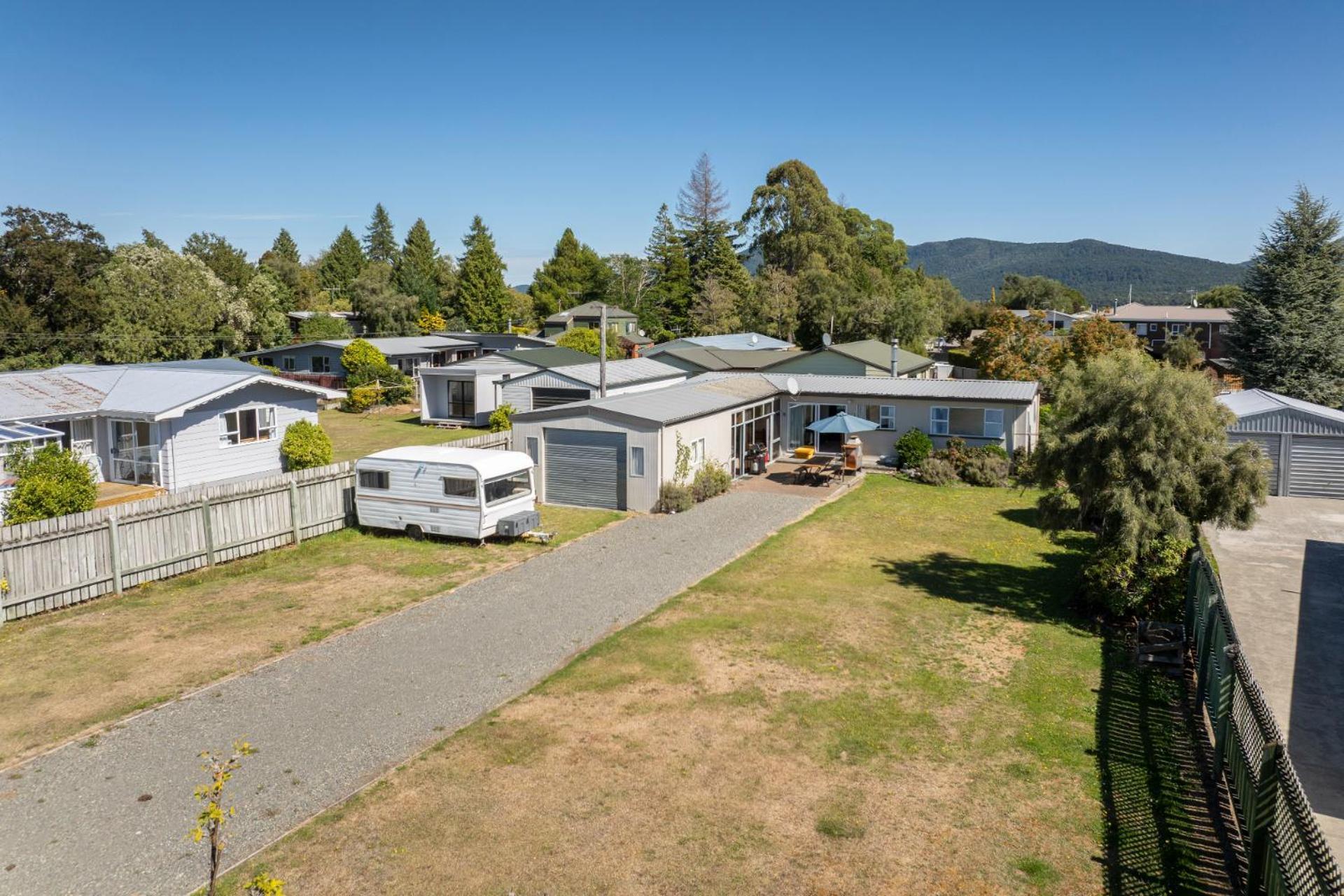 Mountain Serenity - Te Anau