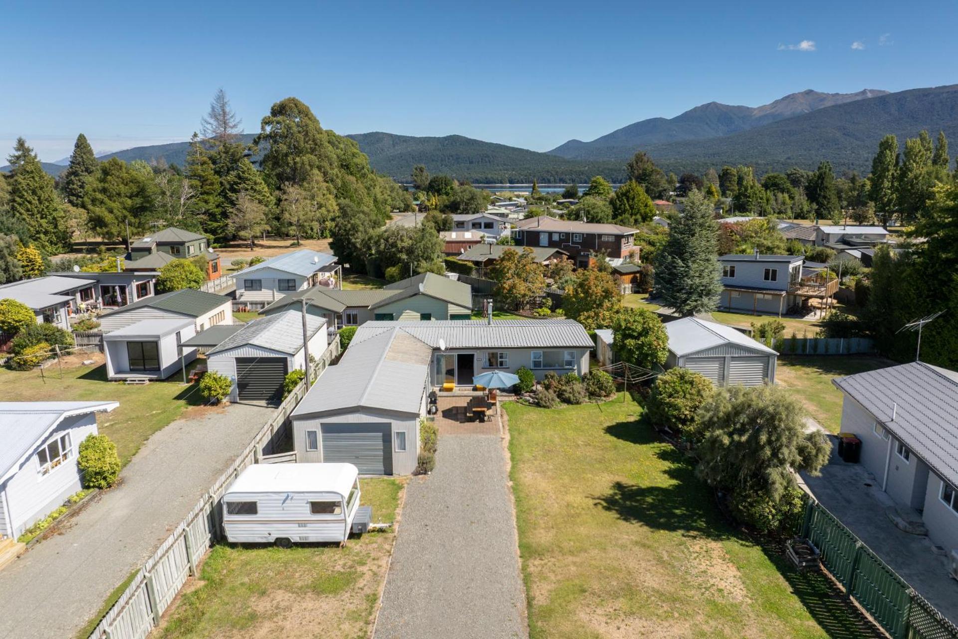 Mountain Serenity - Te Anau