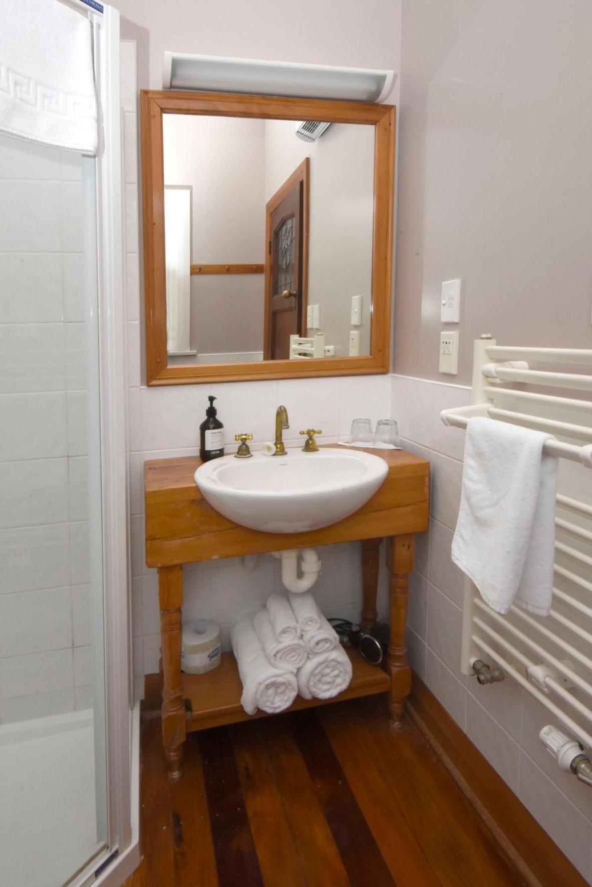 Bed & Breakfast Te Anau Lodge 4*