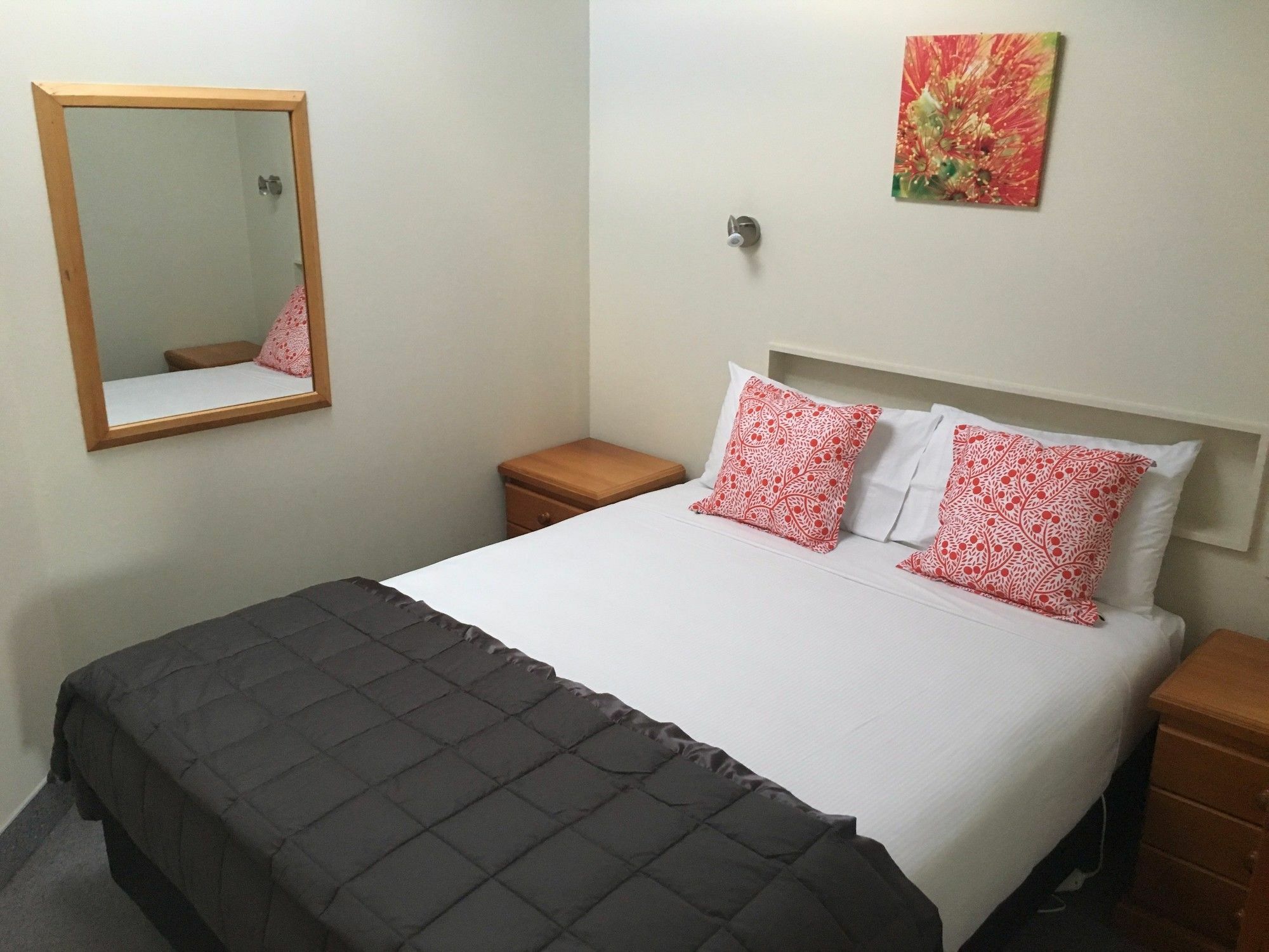 Asure Explorer & 4* Te Anau