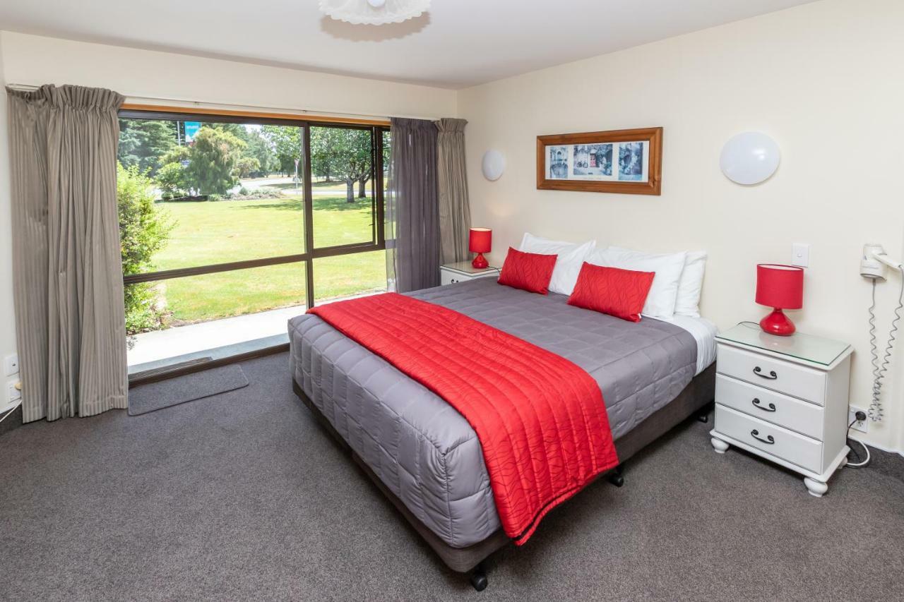 Asure Explorer & 4* Te Anau