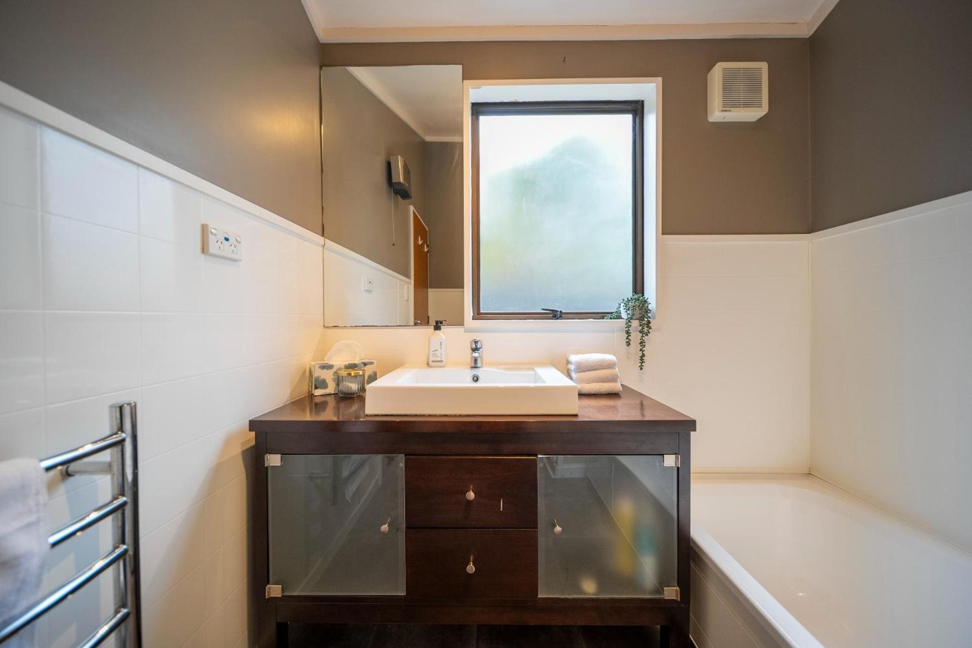 Townhouse Retreat - Getaway * Te Anau