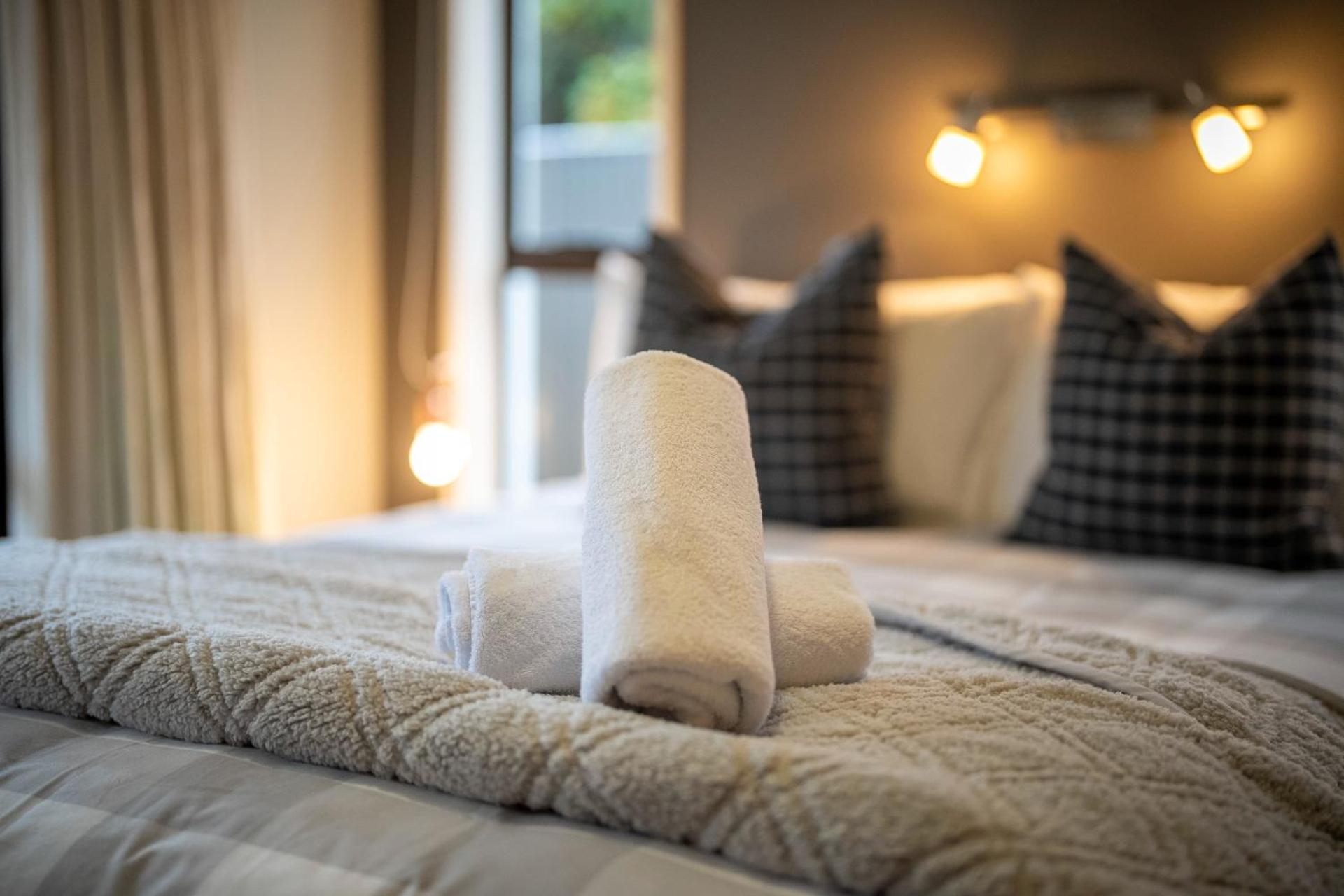 Townhouse Retreat - Getaway Holiday home Te Anau